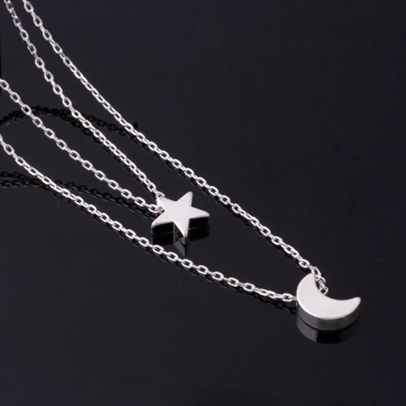 🆕 Layered Moon Star Charm Necklace - Picture 2 of 4